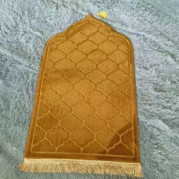 Фланелевый молитвенный коврик для мусульман в Рамадан, толстый ковер с тиснением для поклонения, коленопреклонение, напольный ковер с тиснением, Нескользящий мягкий дорожный молитвенный коврик